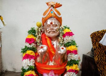 மானாமதுரை அருகே நவநீத பெருமாளுக்கு சிறப்பு வரவேற்பு